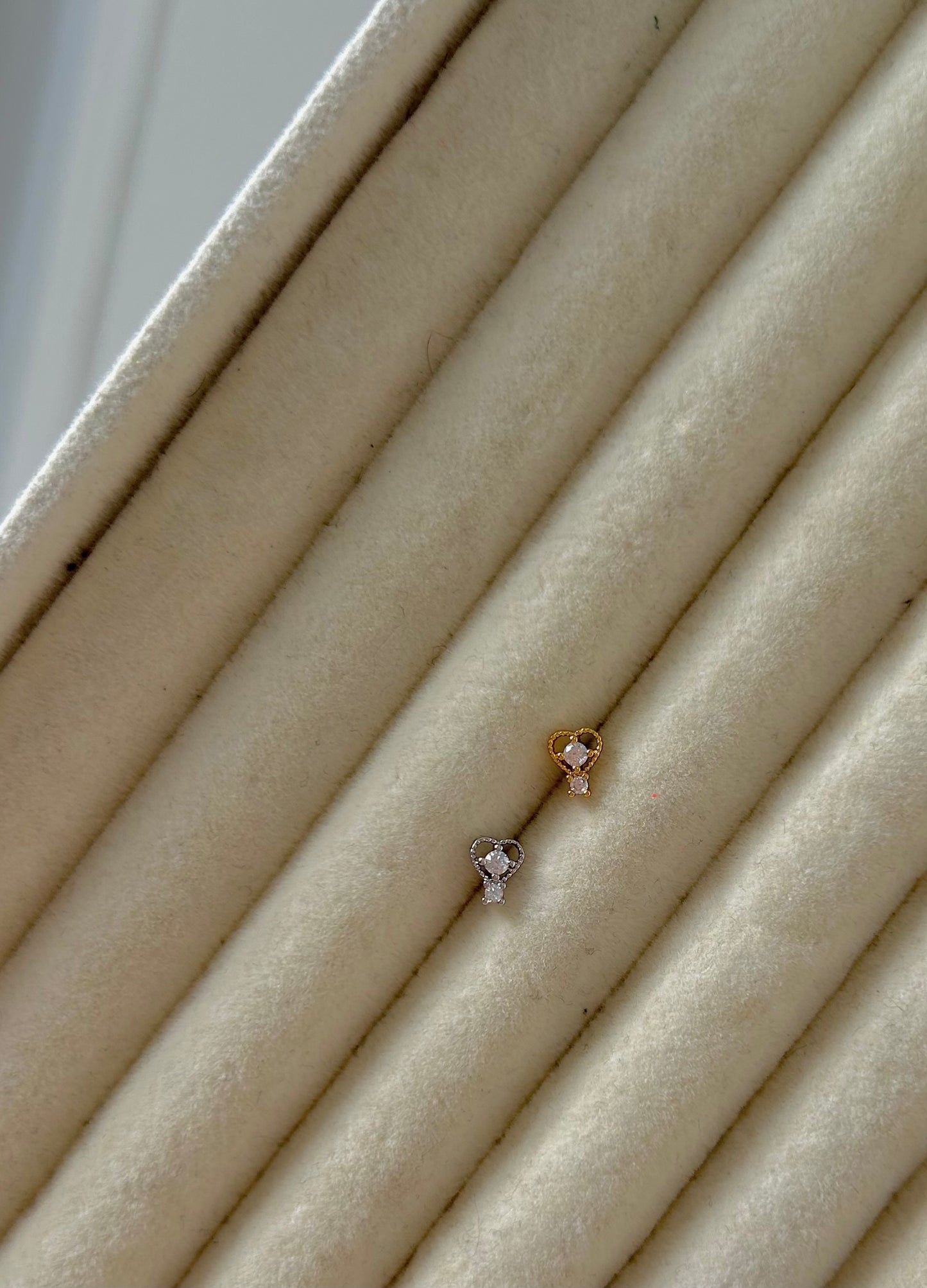 Promise nose stud ~ silver