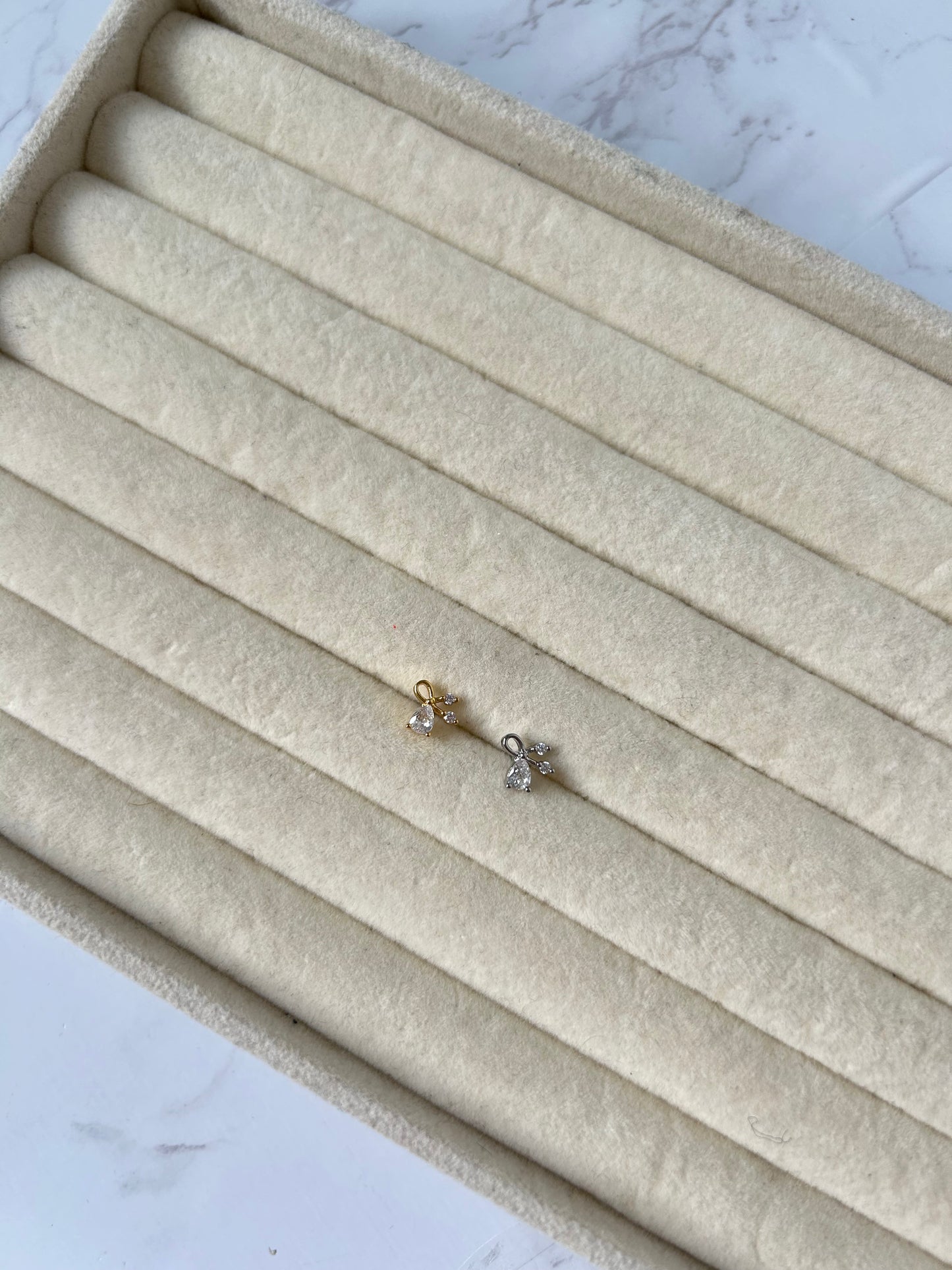 Miffy nose stud ~ gold