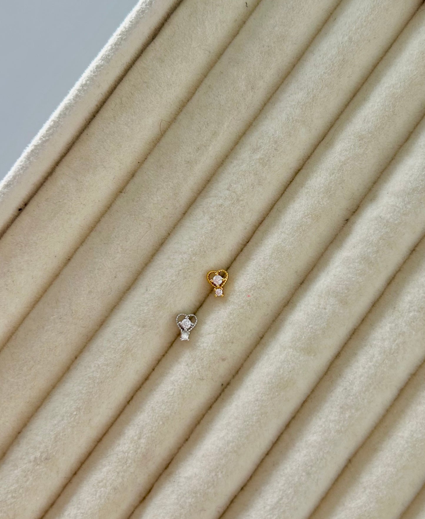 Promise nose stud ~ silver