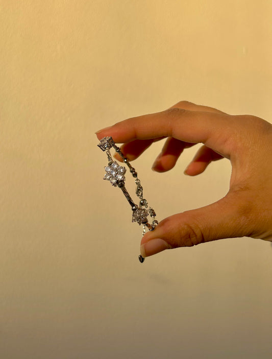 Aurora bangle ~ Silver