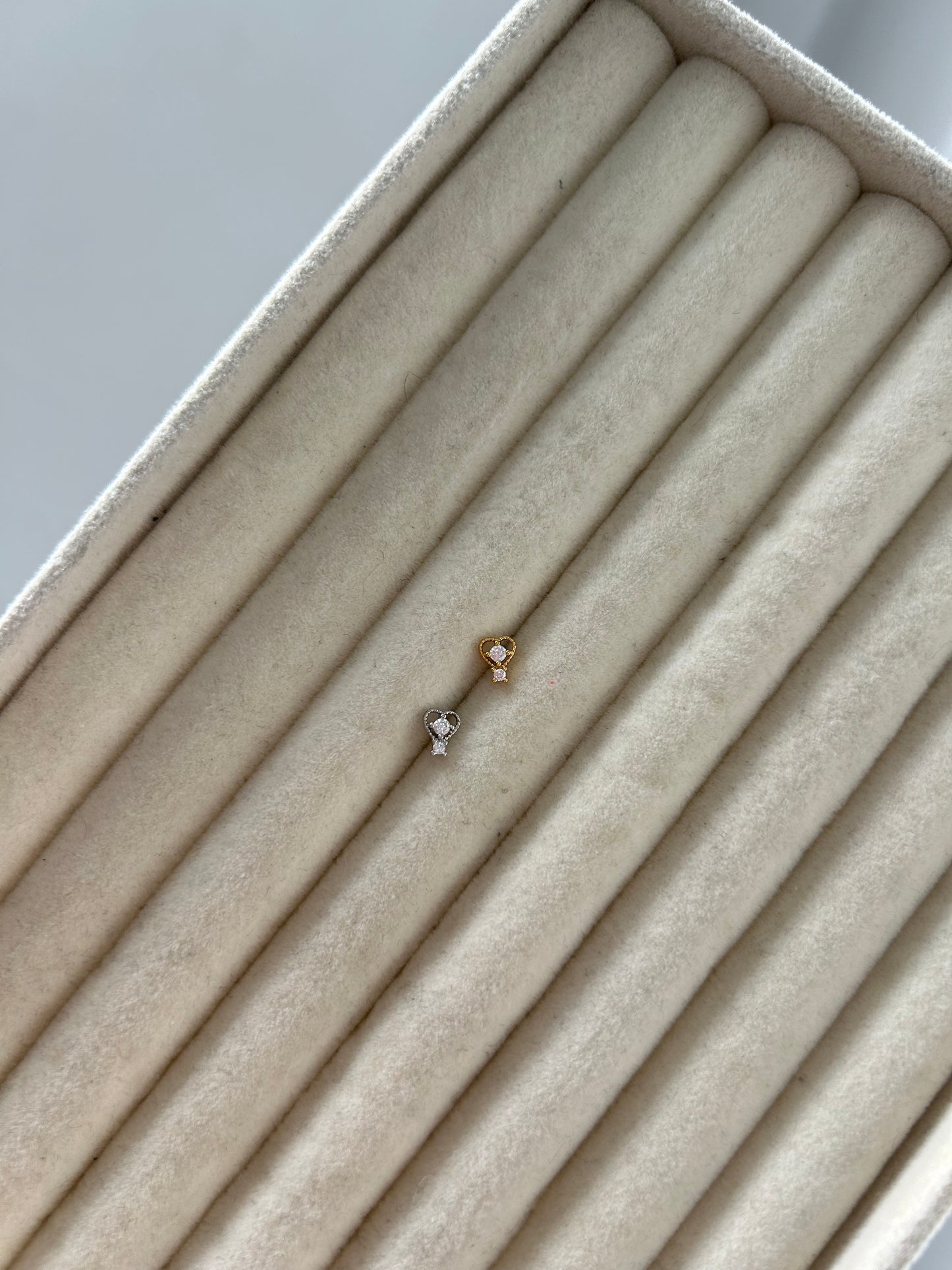 Promise nose stud ~ silver