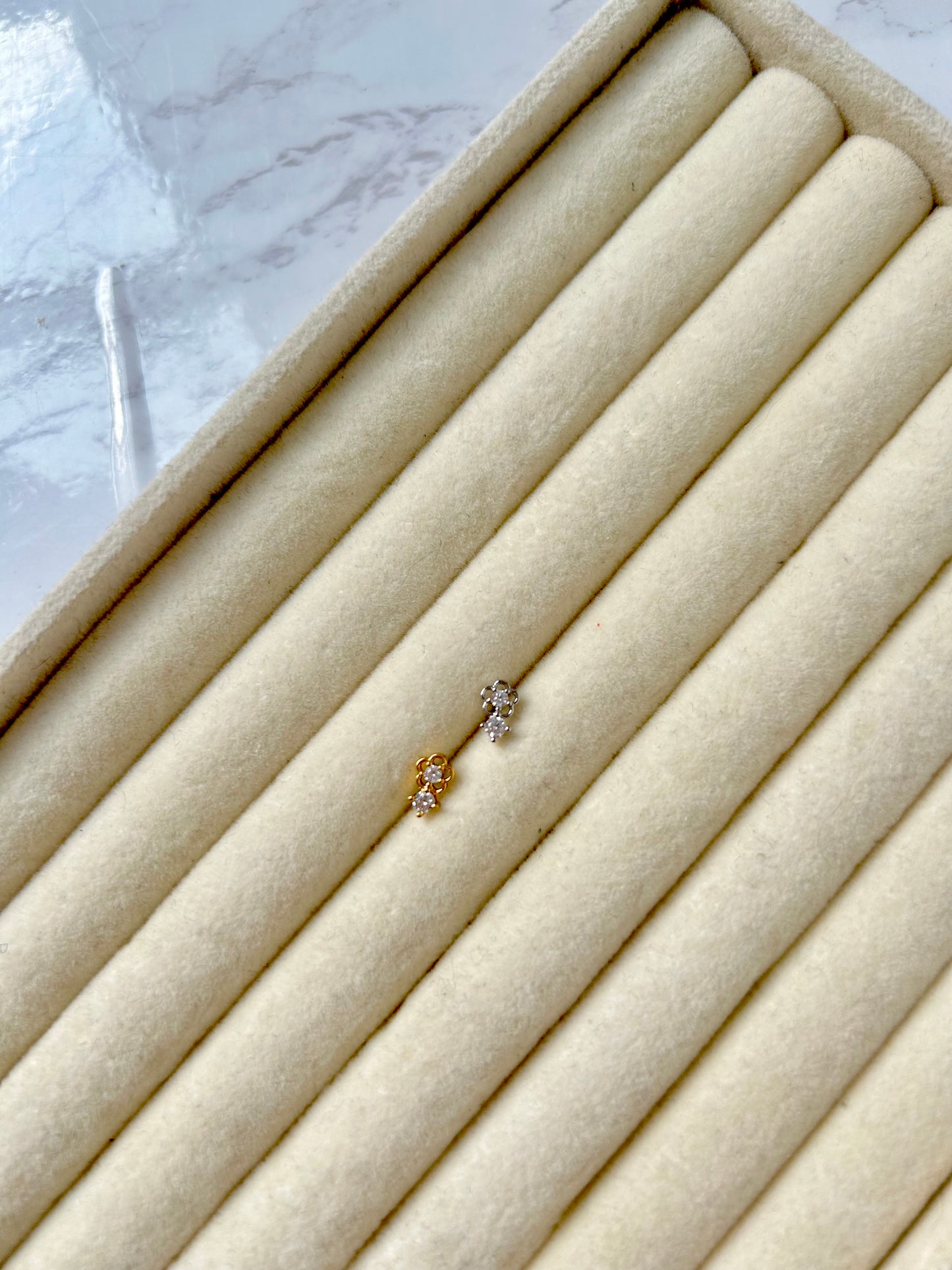 Aila nose stud ~ silver