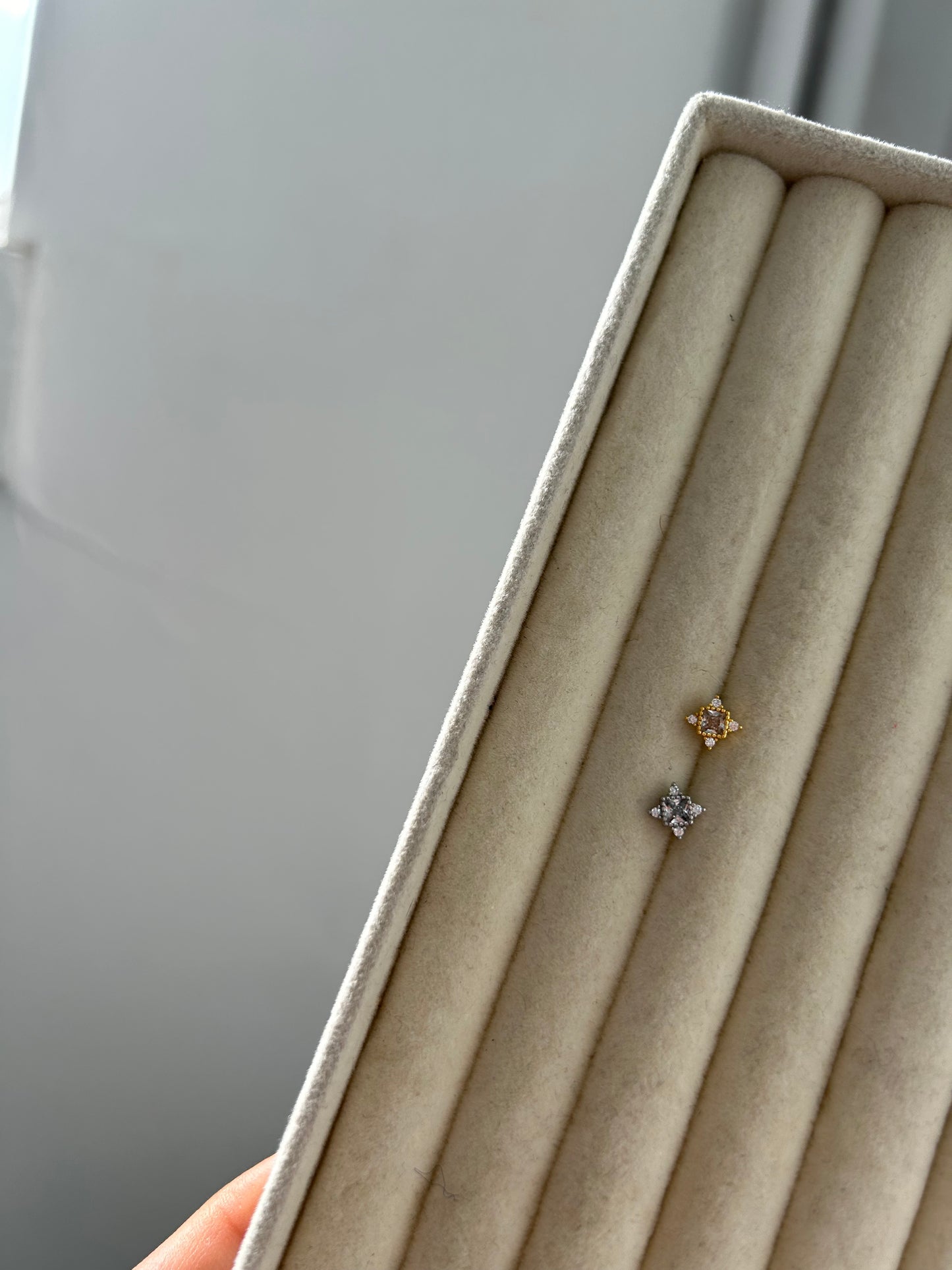 Ophelia nose stud ~ silver
