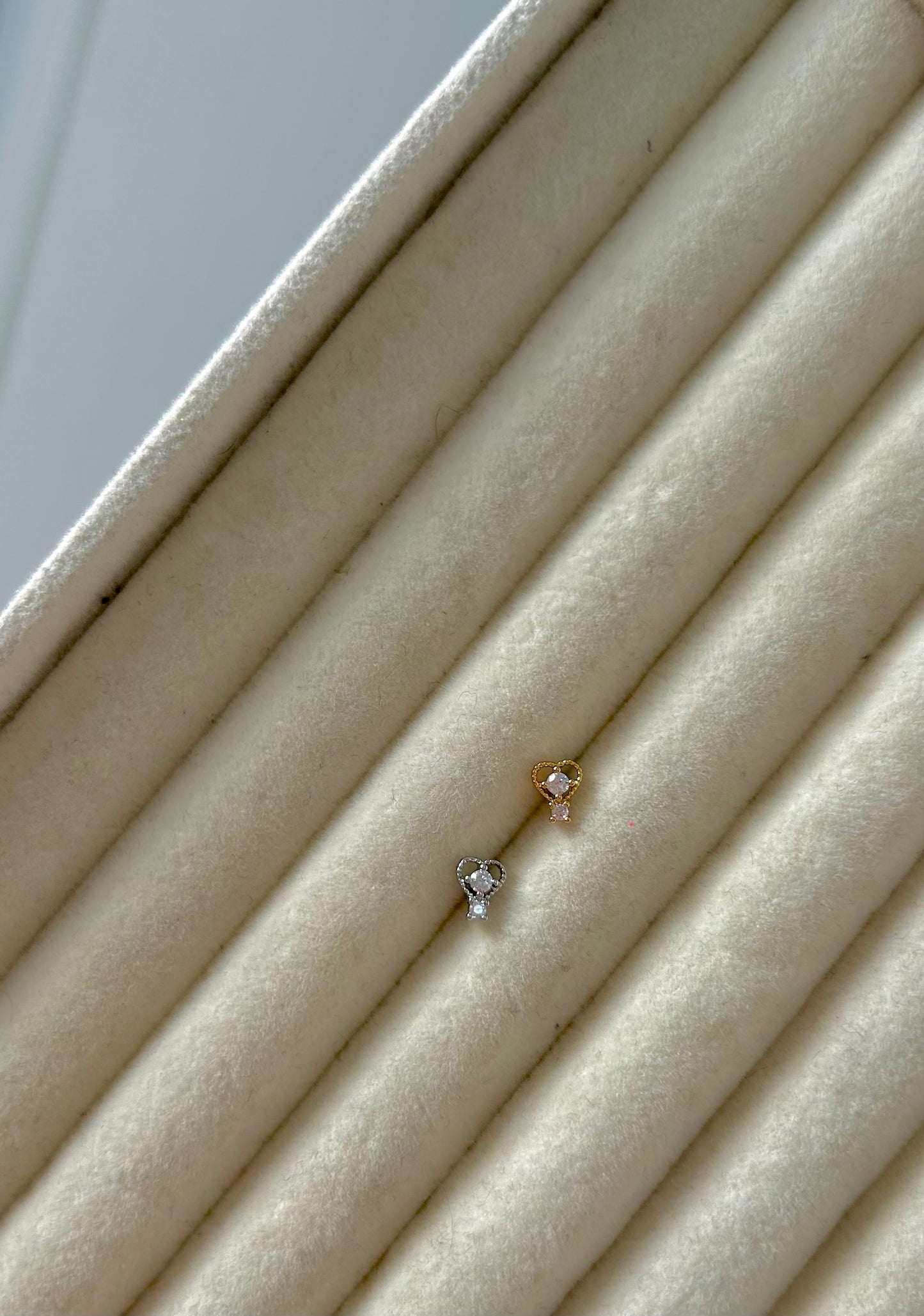 Promise nose stud ~ silver