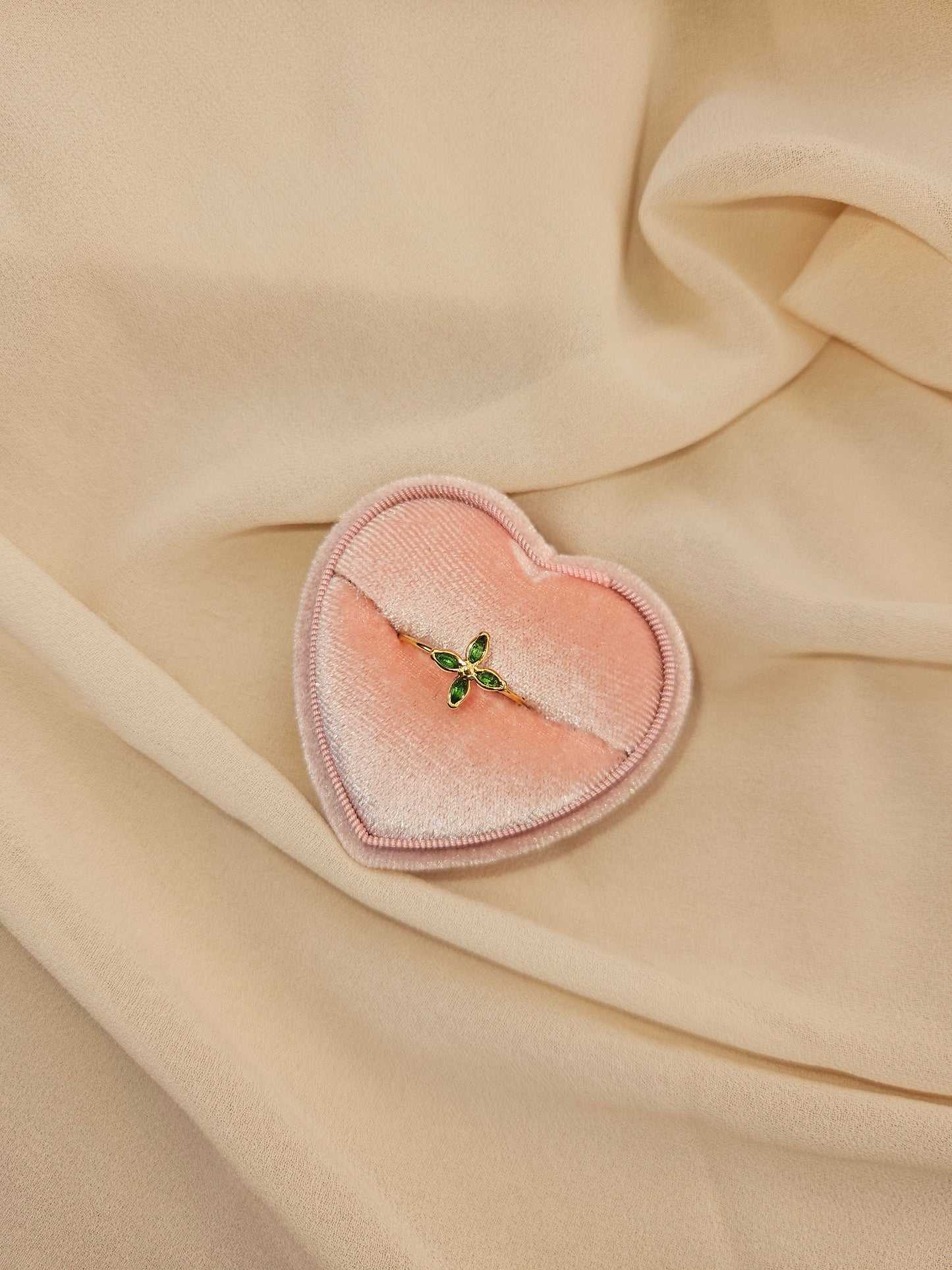 Zahara ring ~ emerald