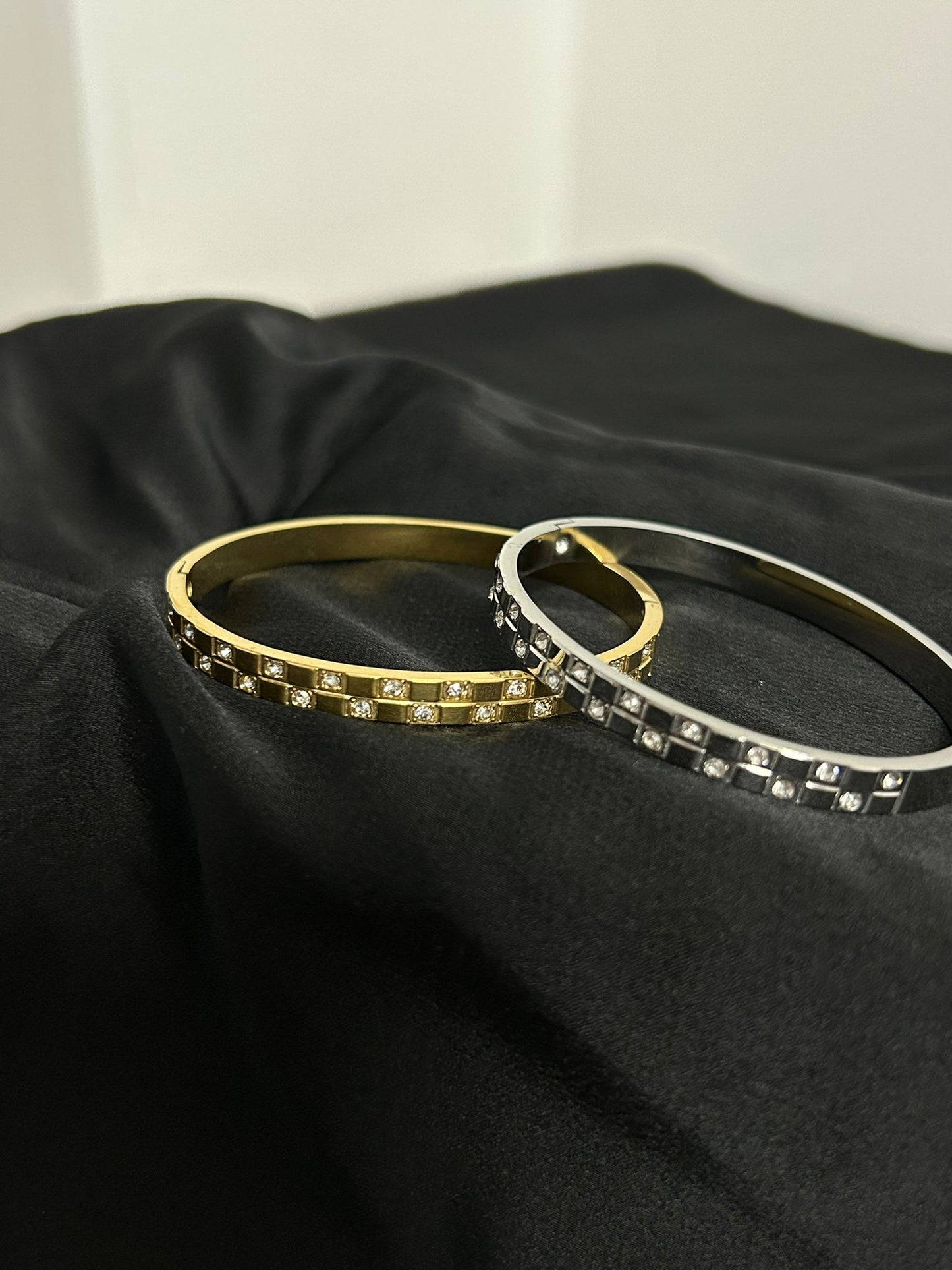 Loretta bangles- Silver / Gold