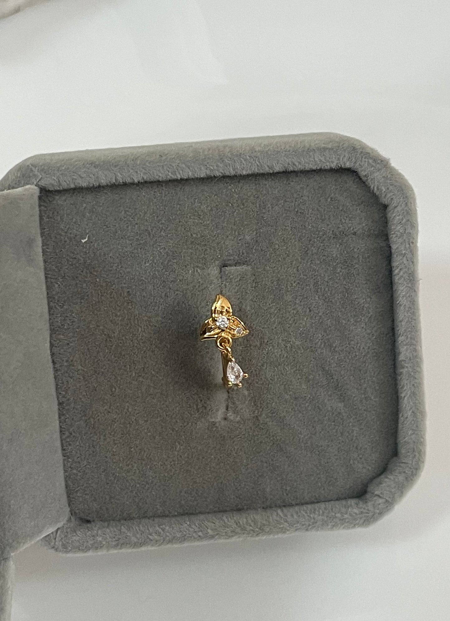 Hannah nose cuff ~ gold