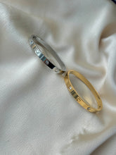 Load image into Gallery viewer, Liyanna bangles- Silver / Gold
