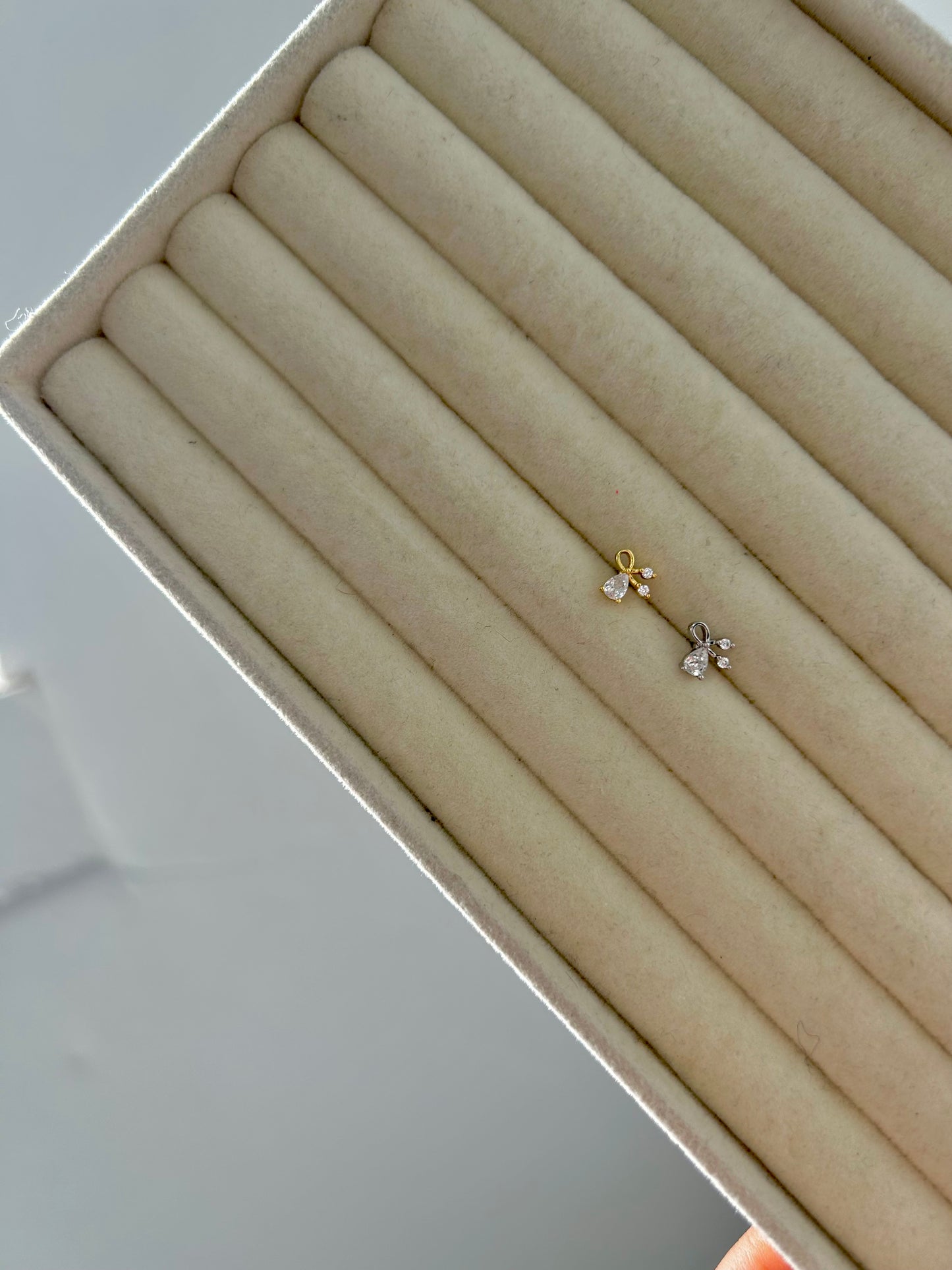 Miffy nose stud ~ gold