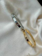 Load image into Gallery viewer, Liyanna bangles- Silver / Gold
