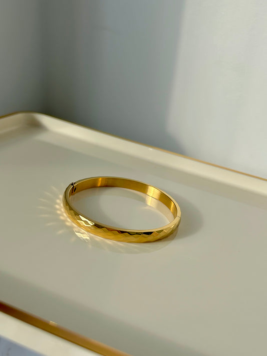 Sia bangle