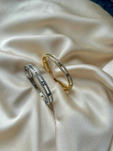 Load image into Gallery viewer, Timeless bangles- Silver / Gold
