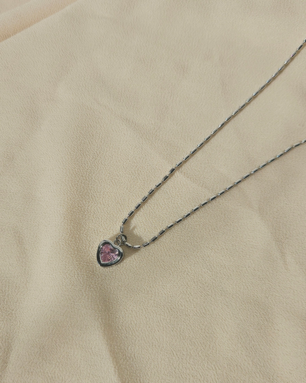 Elina necklace ~ baby pink