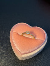 Load image into Gallery viewer, Lovestruck ring ~ clear
